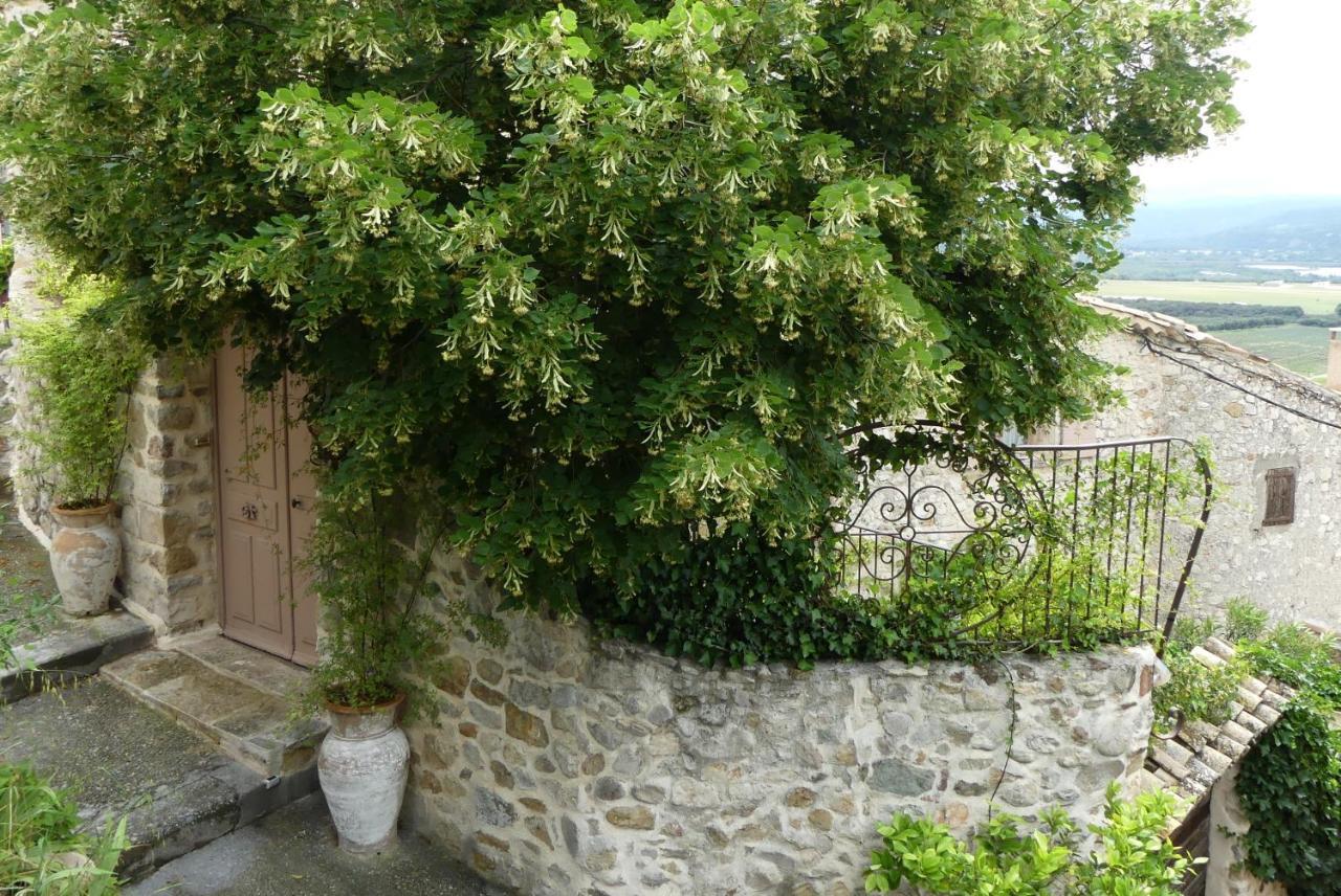 Bed and Breakfast Les Vieux Murs Montfort  Exterior foto